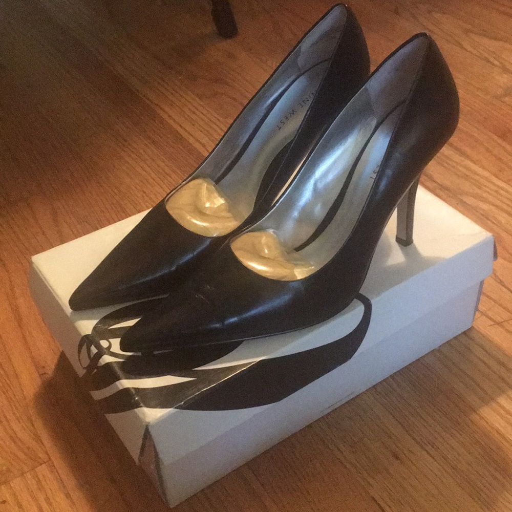 Nine West Freda Black Leather Pointy Toe Heels